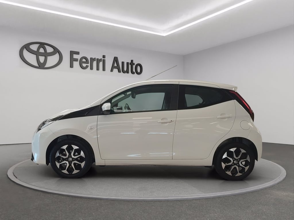 TOYOTA Aygo 5p 1.0 x-play 72cv