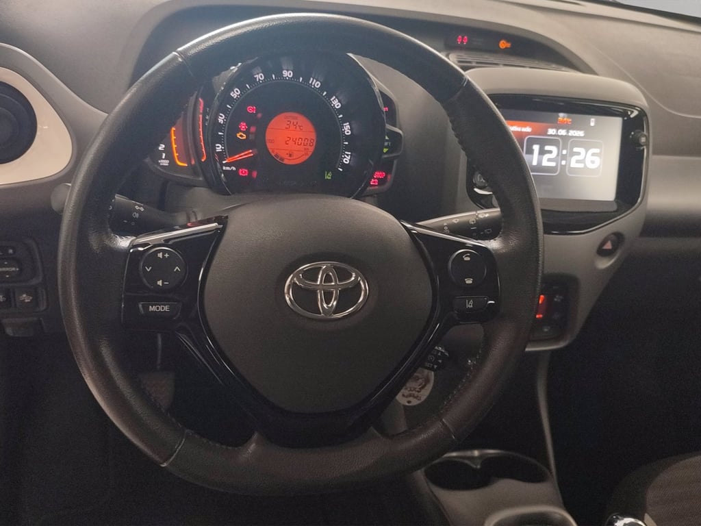 TOYOTA Aygo 5p 1.0 x-play 72cv