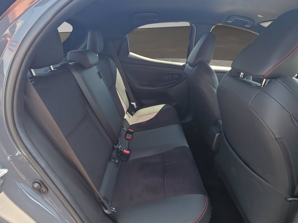 TOYOTA Yaris 1.5h 130 gr sport