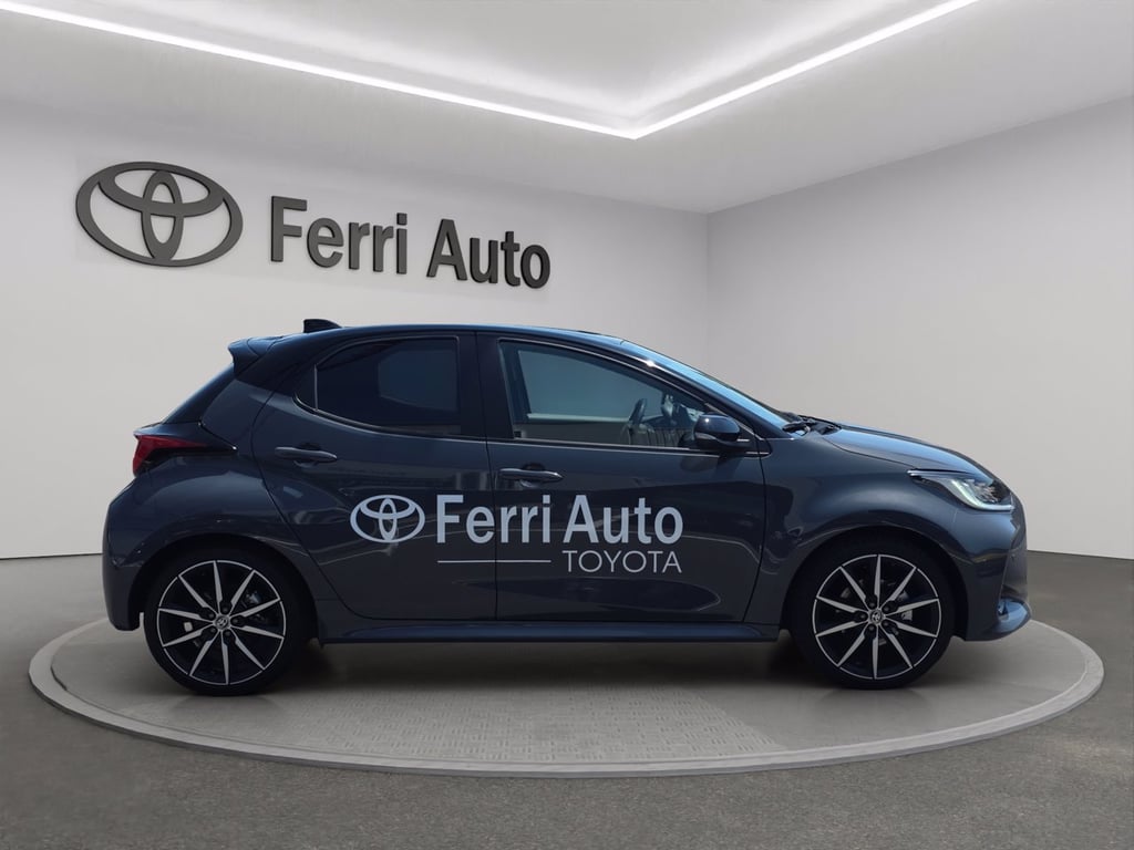 TOYOTA Yaris 1.5h 130 gr sport