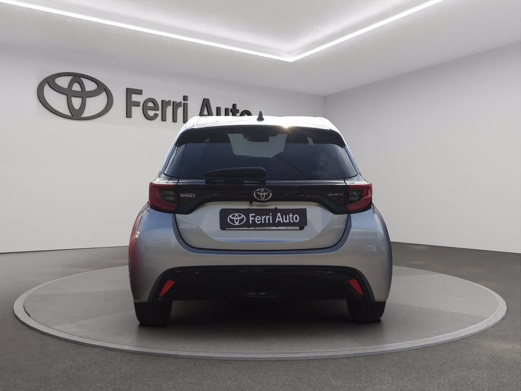 TOYOTA Yaris 1.5h 130 lounge