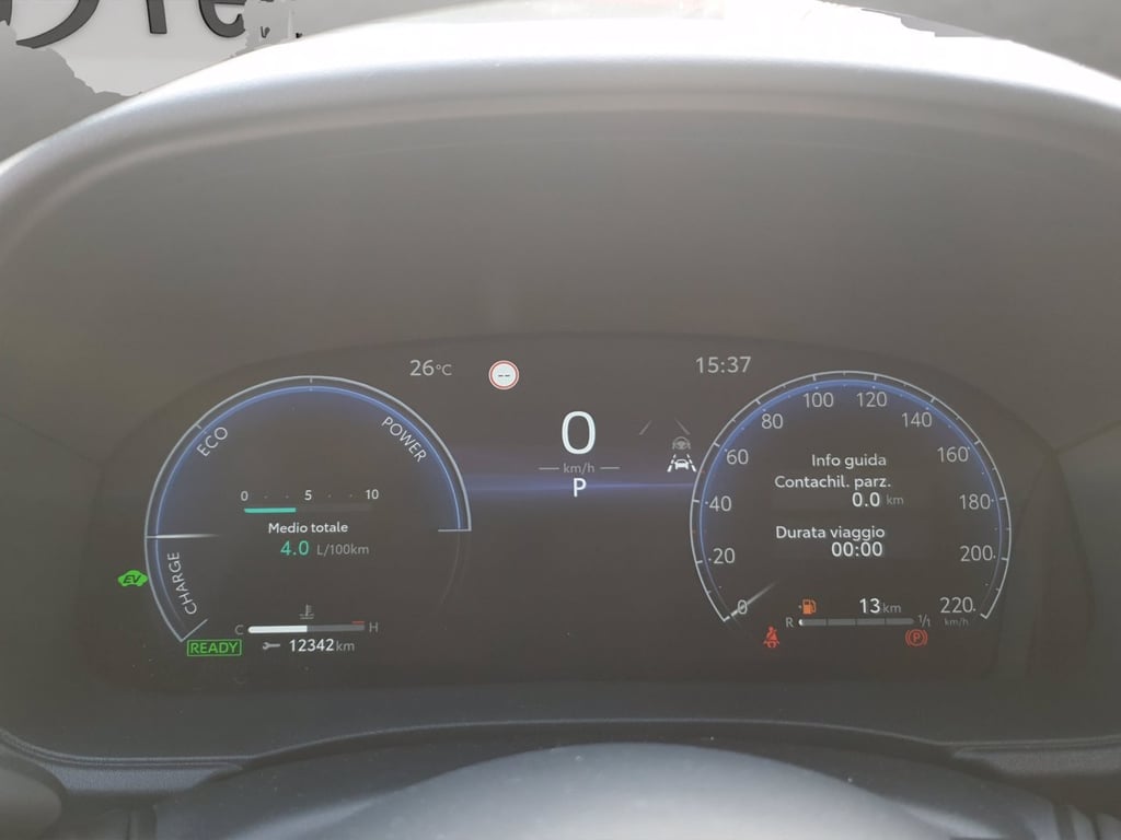 TOYOTA Yaris 1.5h 130 lounge
