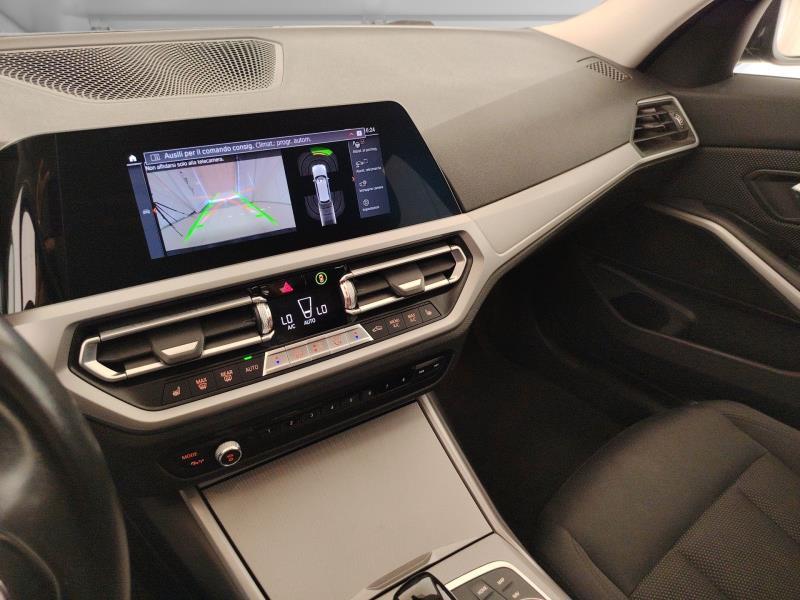 BMW 320d touring mhev 48v xdrive business advantage auto