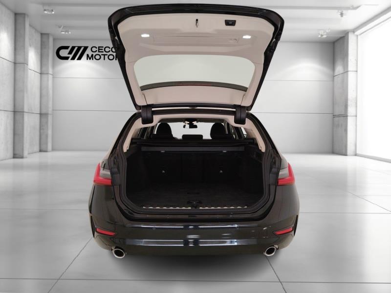 BMW 320d touring mhev 48v xdrive business advantage auto