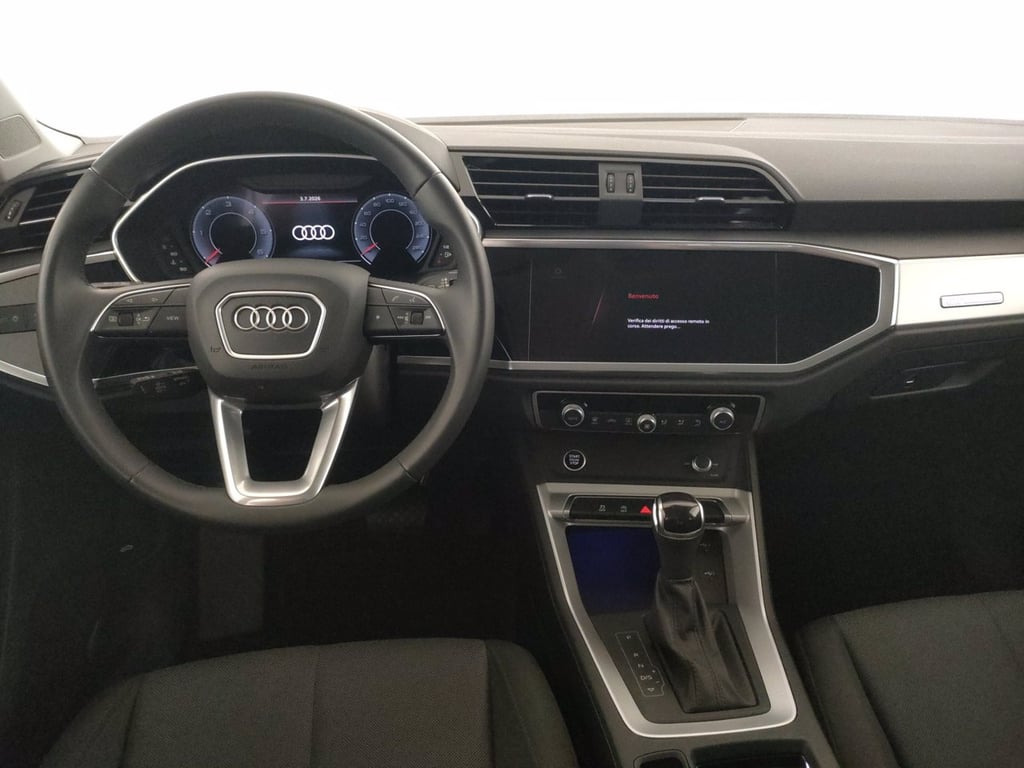 AUDI Q3 35 2.0 tdi business advanced s-tronic