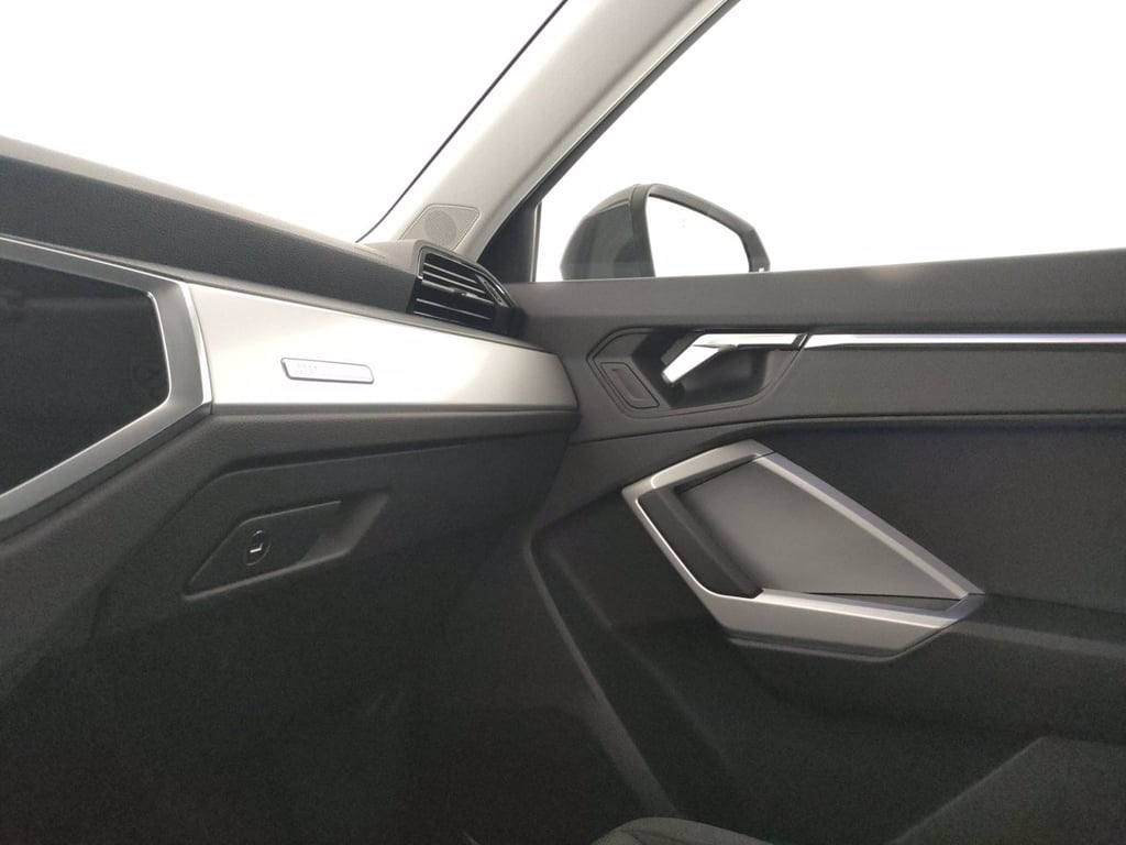 AUDI Q3 35 2.0 tdi business advanced s-tronic