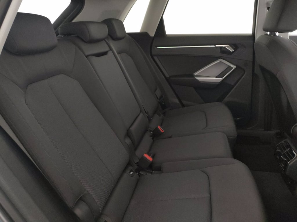 AUDI Q3 35 2.0 tdi business advanced s-tronic