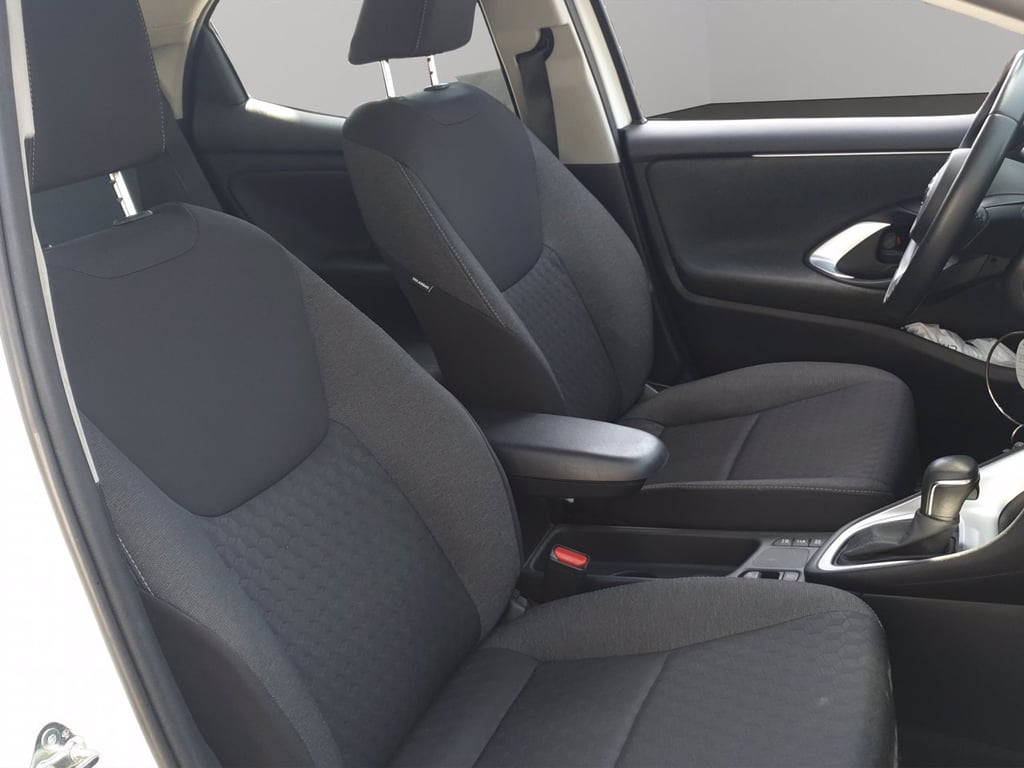 TOYOTA Yaris 1.5h active