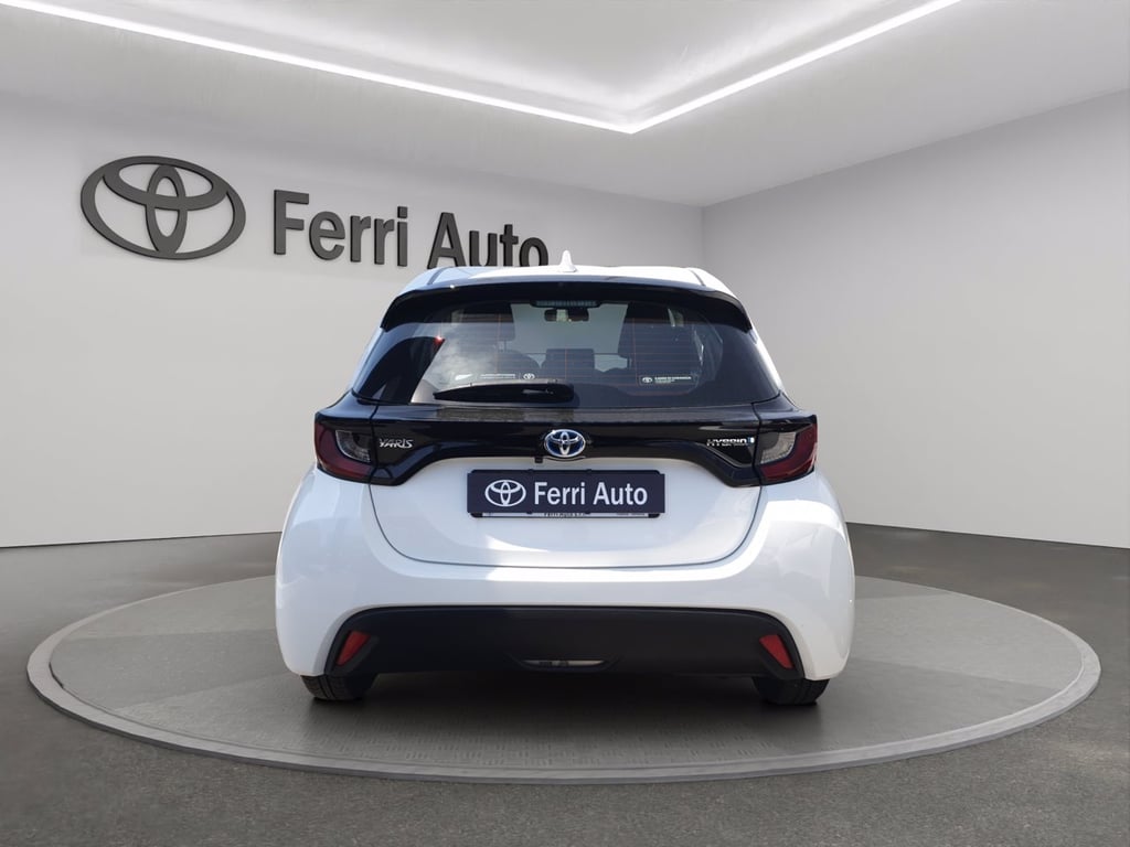 TOYOTA Yaris 1.5h active