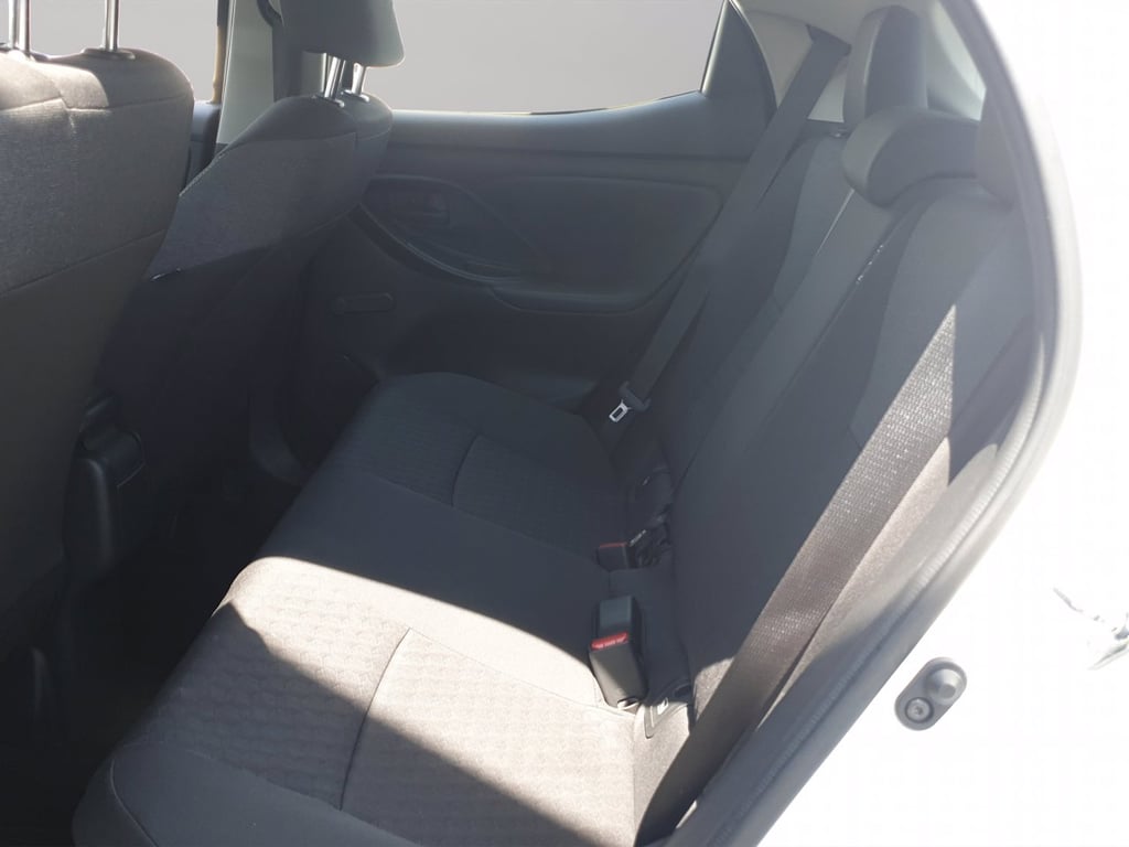 TOYOTA Yaris 1.5h active