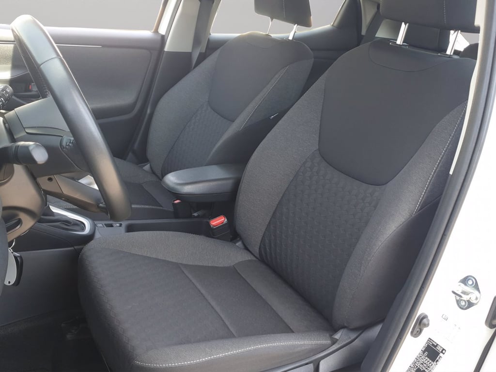 TOYOTA Yaris 1.5h active