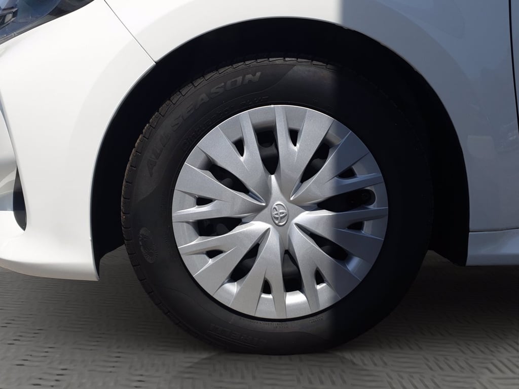 TOYOTA Yaris 1.5h active