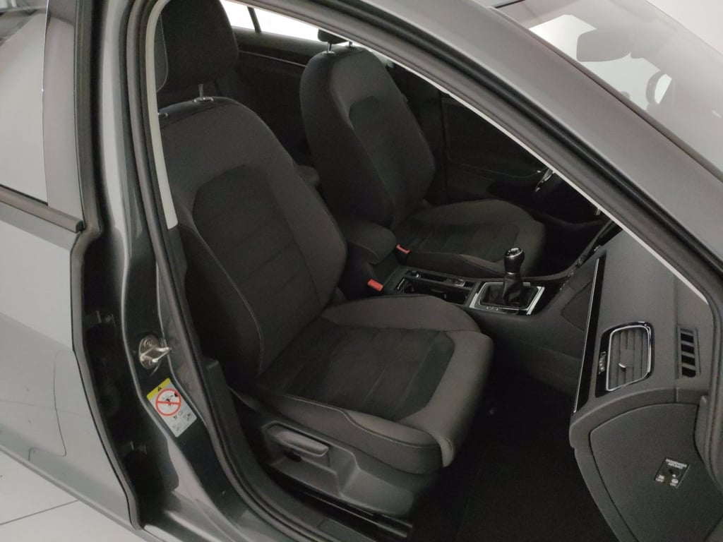 VOLKSWAGEN Golf 5p 1.6 tdi executive 115cv