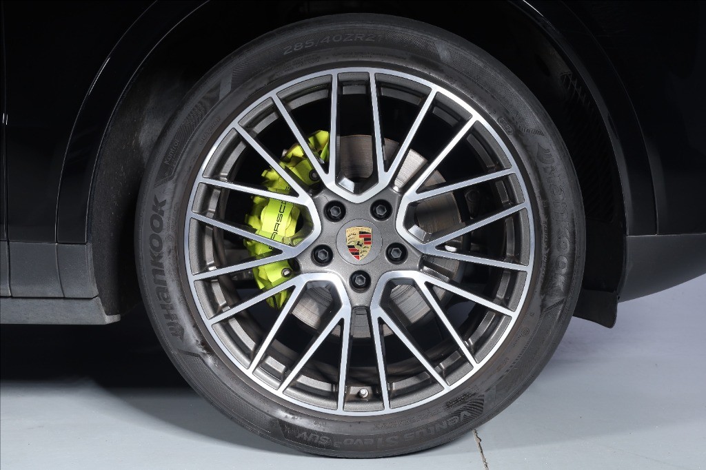 PORSCHE Cayenne 3.0 e-hybrid Platinum Edition tiptronic