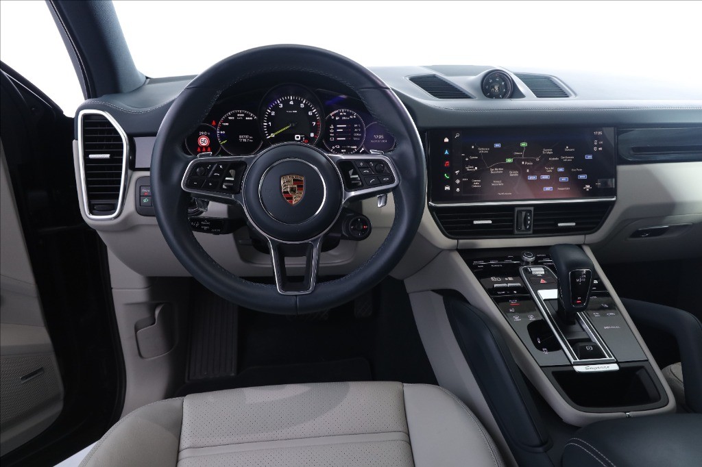 PORSCHE Cayenne 3.0 e-hybrid Platinum Edition tiptronic