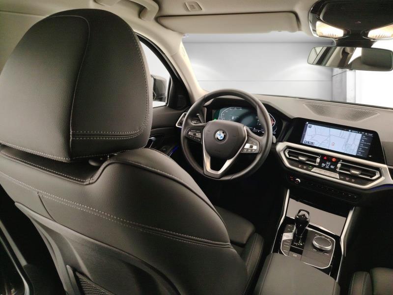BMW 320d touring mhev 48v xdrive sport auto