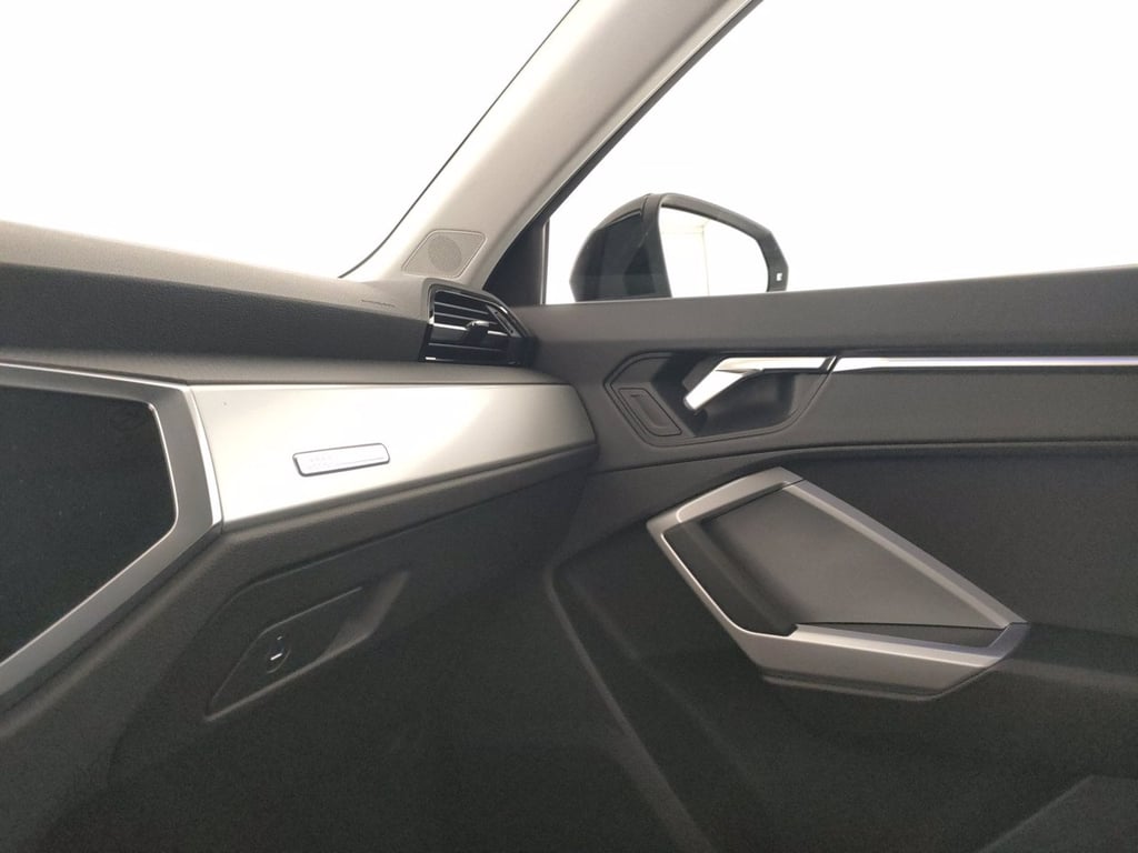 AUDI Q3 35 2.0 tdi business advanced s-tronic