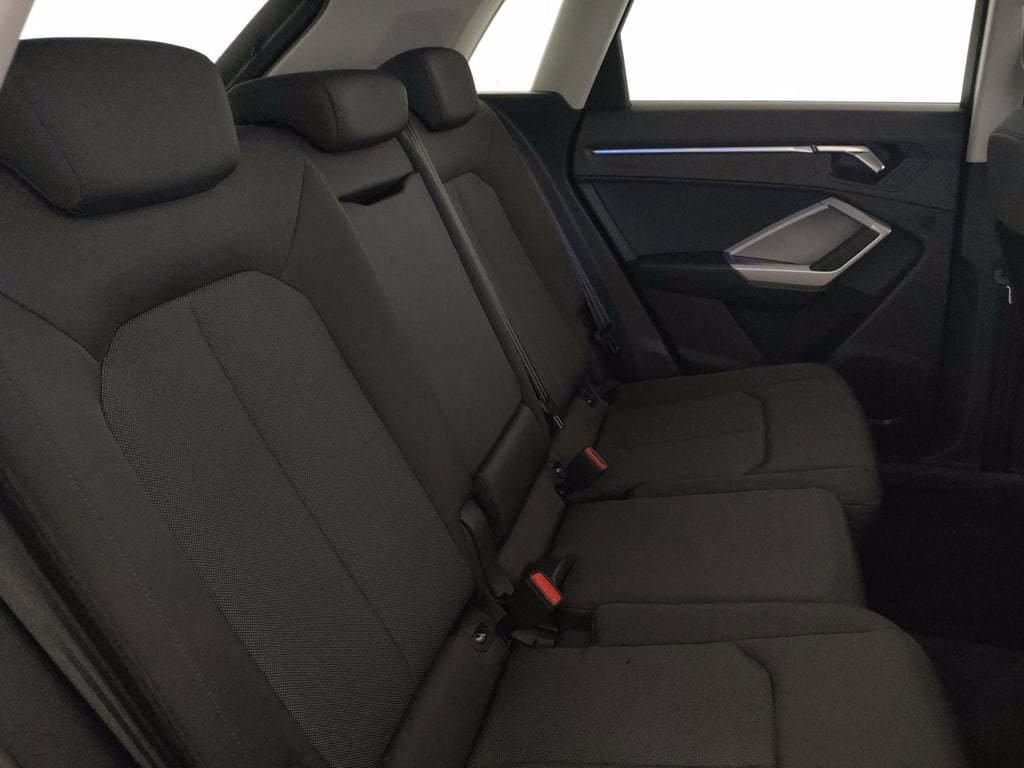 AUDI Q3 35 2.0 tdi business advanced s-tronic
