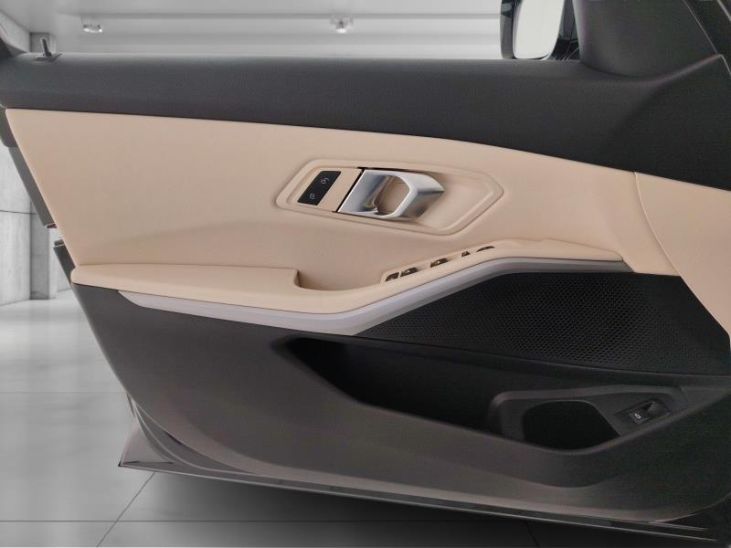 BMW 320d touring mhev 48v auto