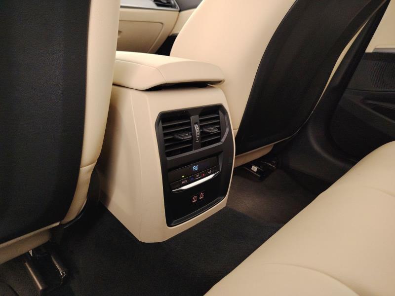 BMW 320d touring mhev 48v auto