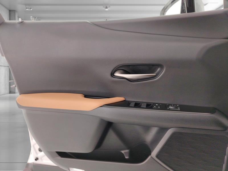 LEXUS Ux 250h 2.0 luxury 2wd cvt my20