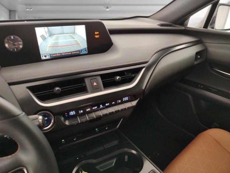 LEXUS Ux 250h 2.0 luxury 2wd cvt my20