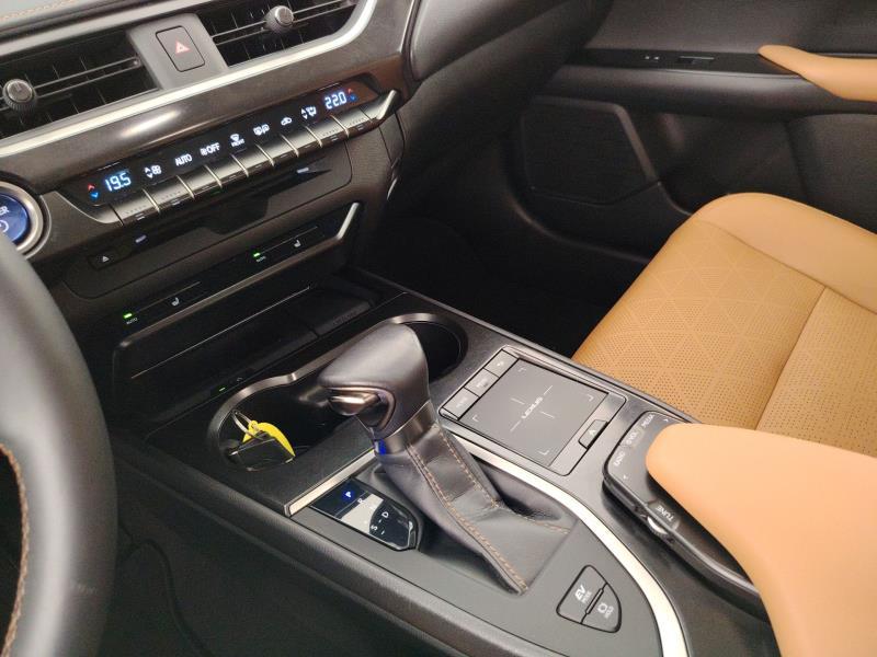 LEXUS Ux 250h 2.0 luxury 2wd cvt my20