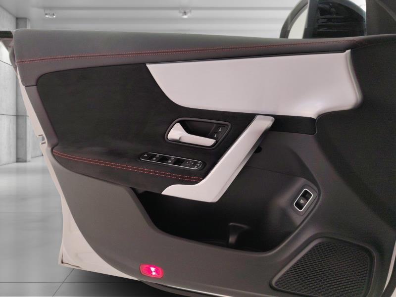 MERCEDES Cla coupe 200 premium auto
