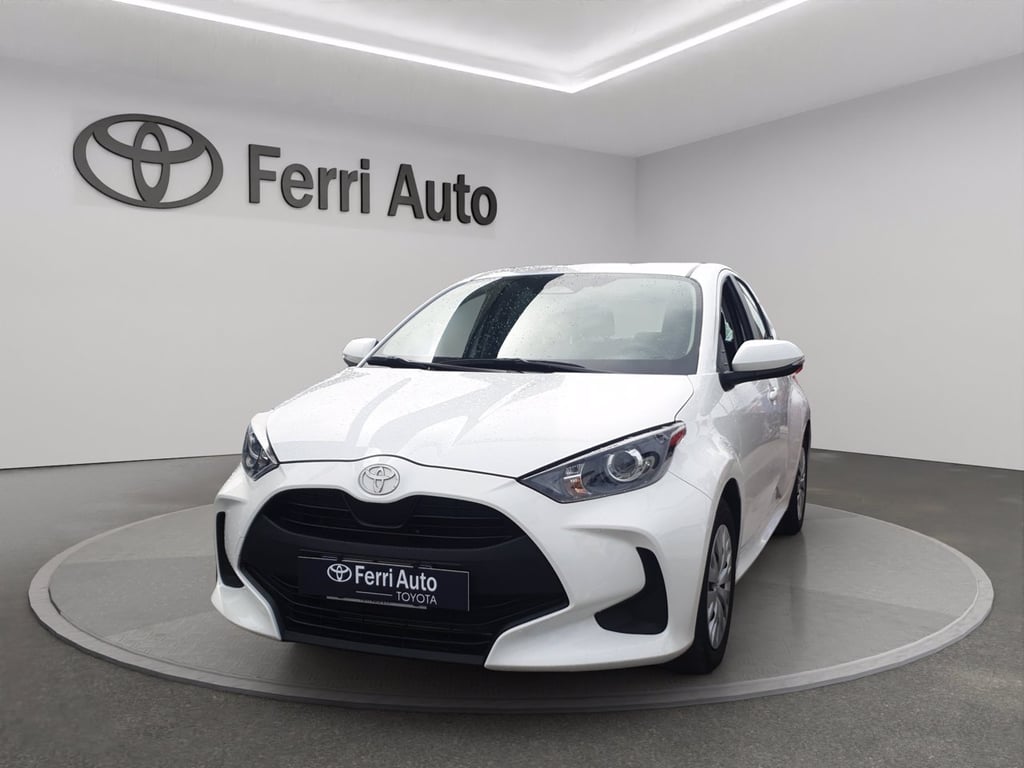 TOYOTA Yaris 1.5h active