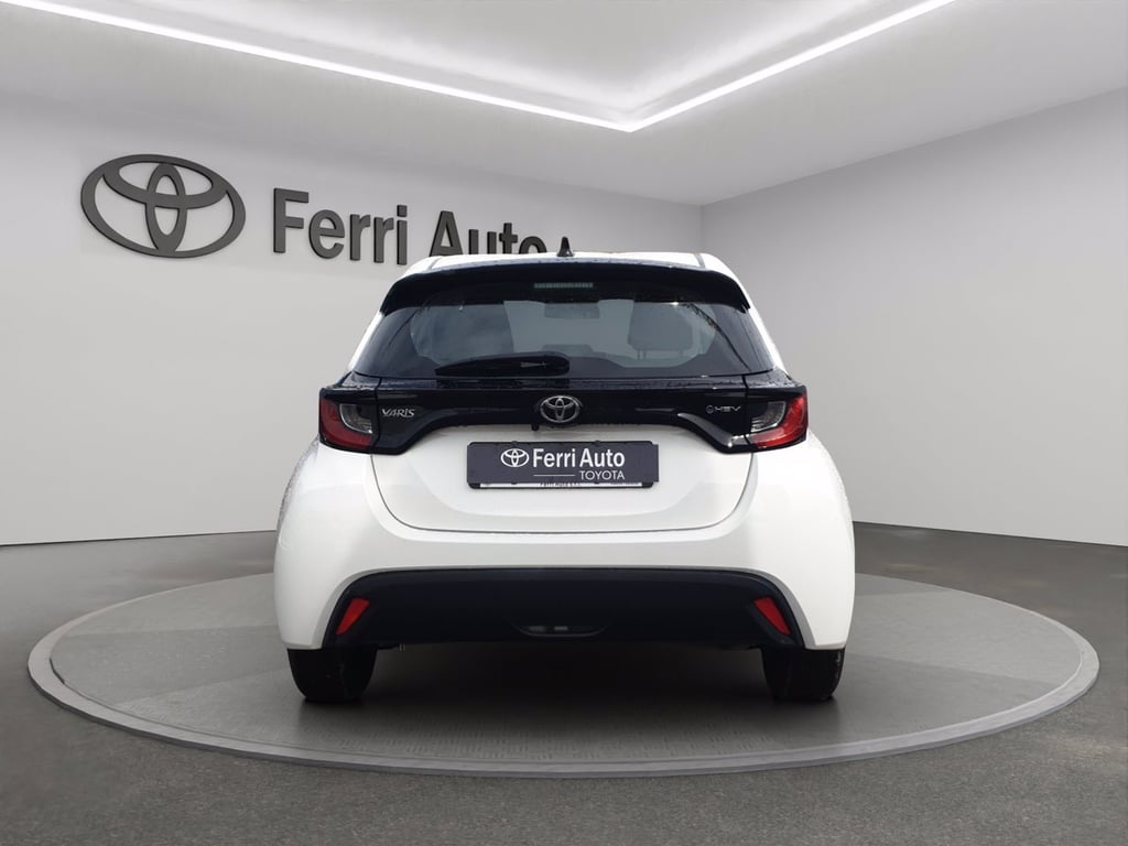 TOYOTA Yaris 1.5h active