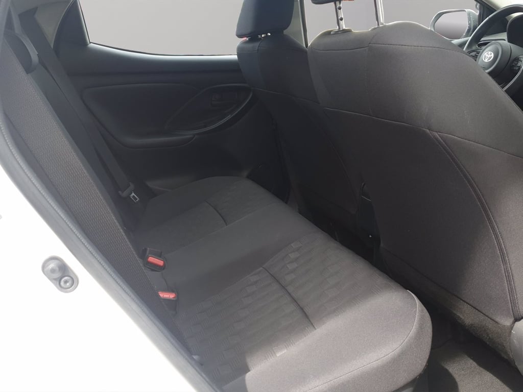 TOYOTA Yaris 1.5h active