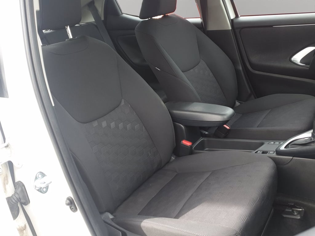 TOYOTA Yaris 1.5h active