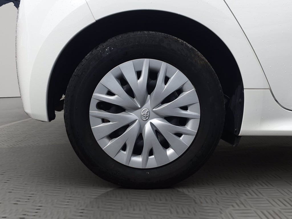 TOYOTA Yaris 1.5h active