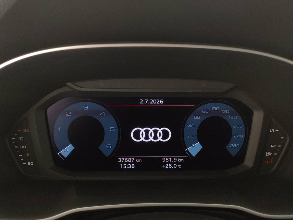 AUDI Q3 35 2.0 tdi identity black s-tronic