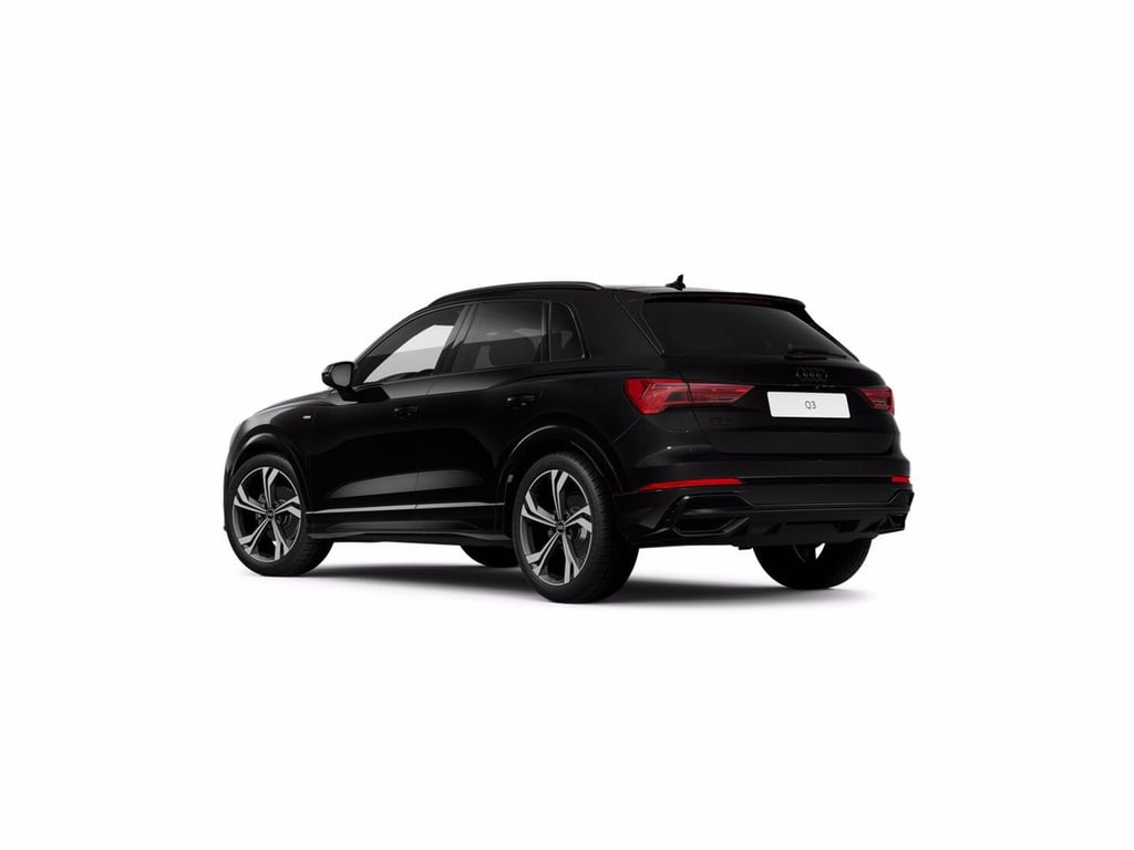 AUDI Q3 35 2.0 tdi identity black s-tronic