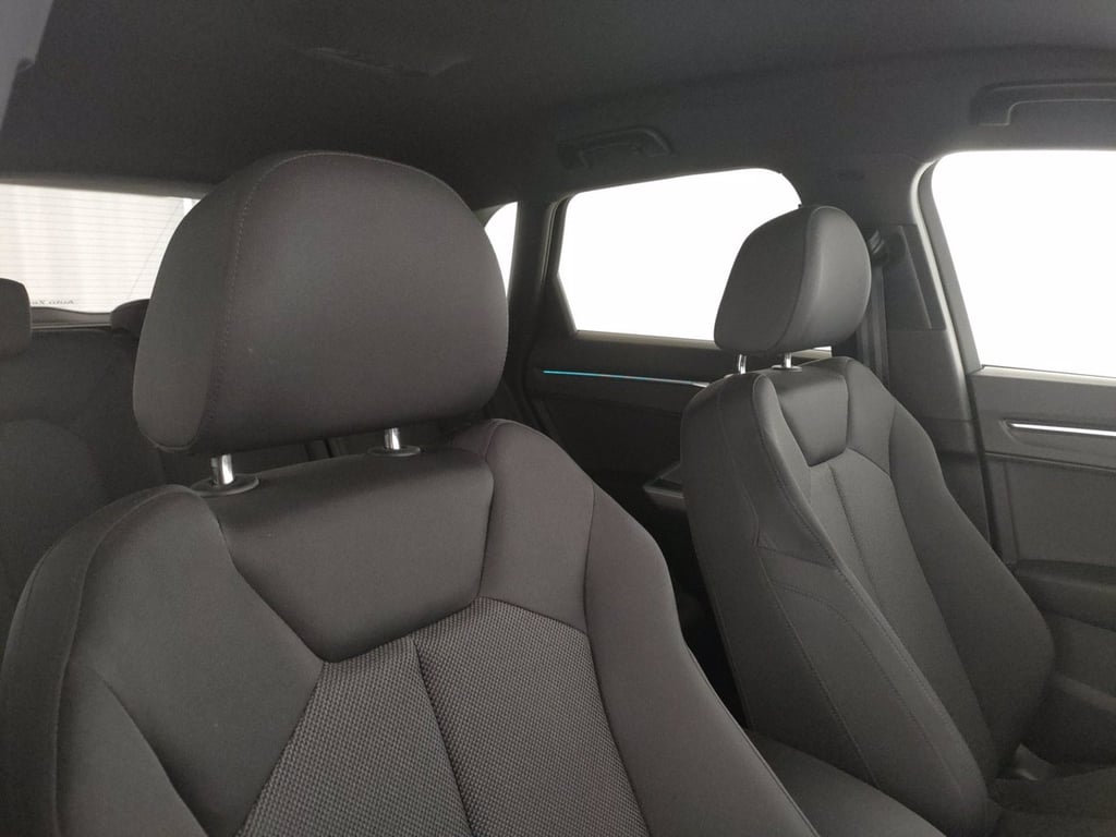 AUDI Q3 35 2.0 tdi identity black s-tronic