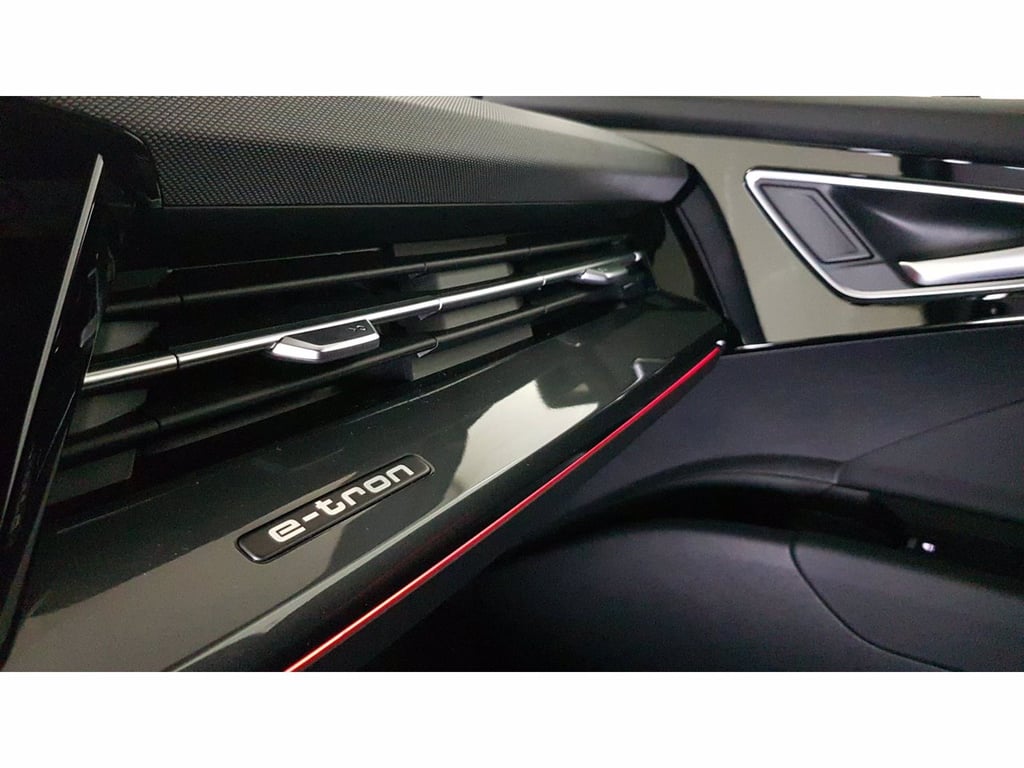 AUDI Q4 e-tron 45 s line edition