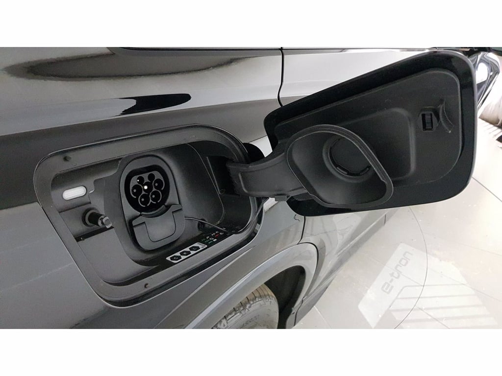 AUDI Q4 e-tron 45 s line edition