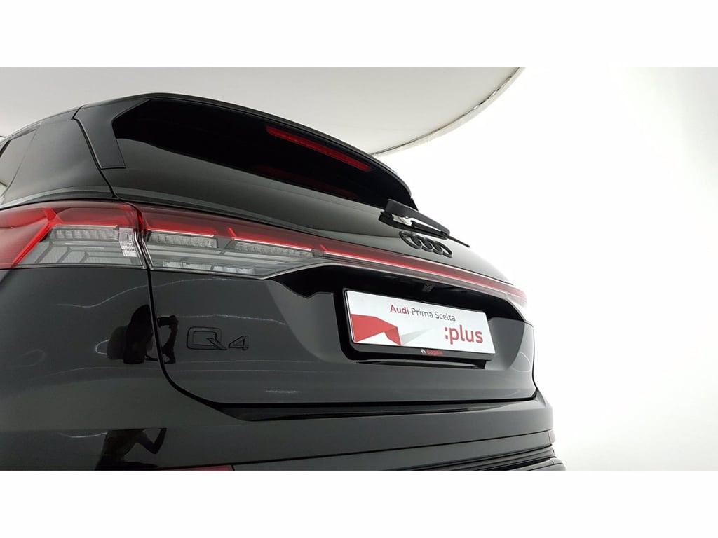 AUDI Q4 e-tron 45 s line edition