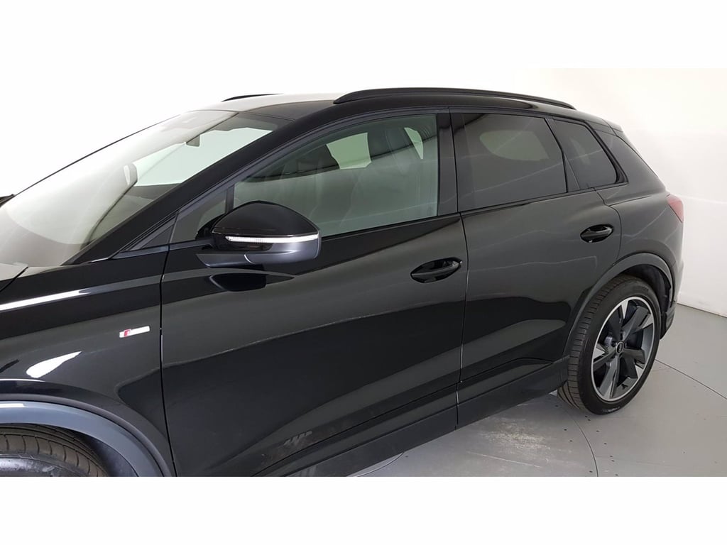 AUDI Q4 e-tron 45 s line edition