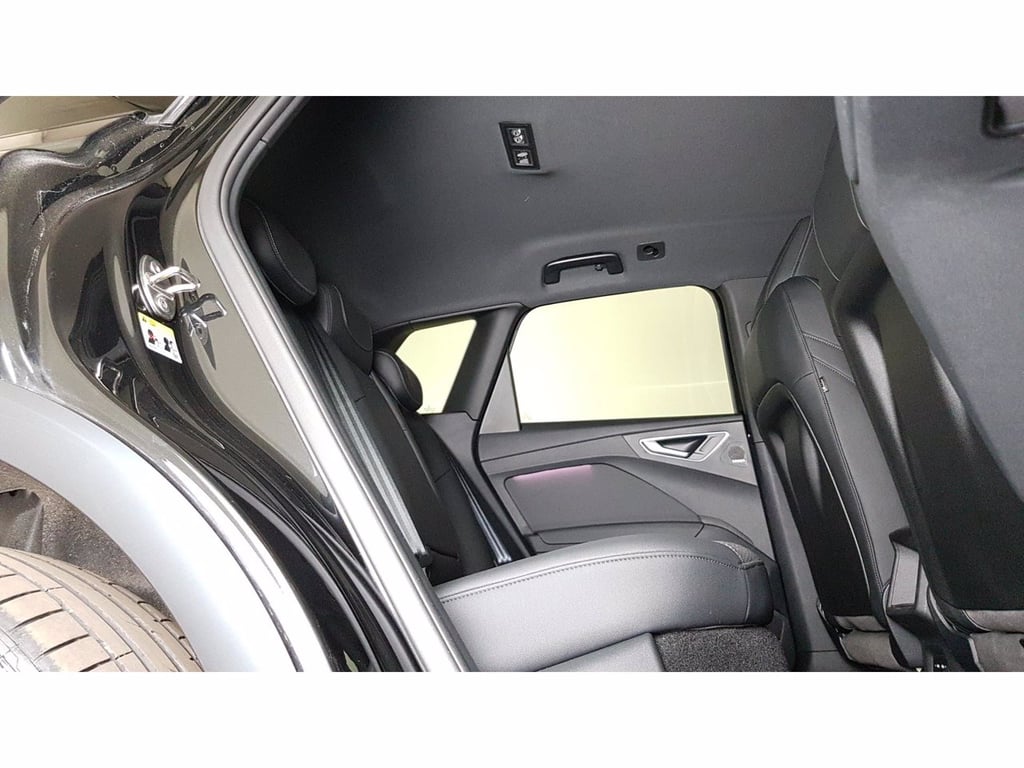 AUDI Q4 e-tron 45 s line edition