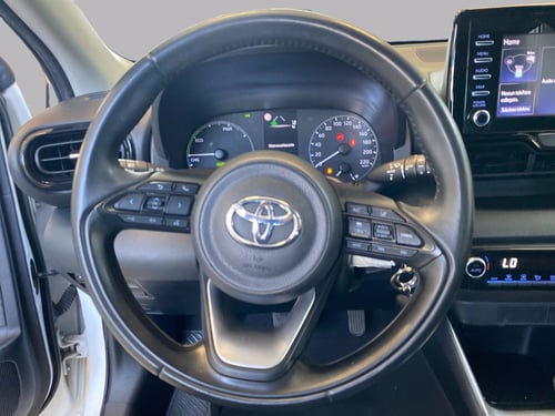 TOYOTA Yaris 1.5h active