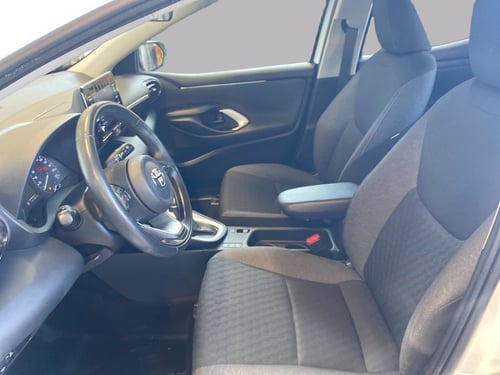 TOYOTA Yaris 1.5h active
