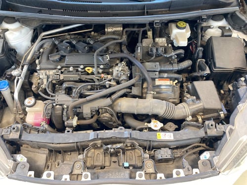 TOYOTA Yaris 1.5h active