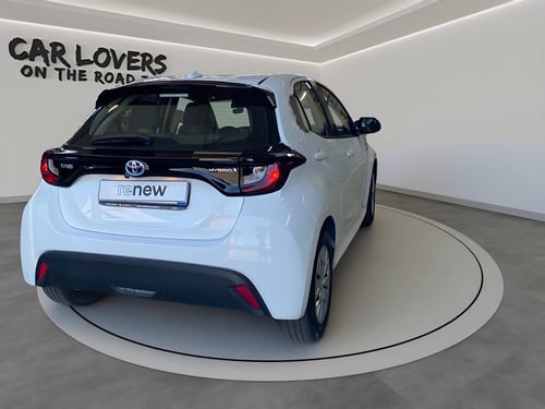 TOYOTA Yaris 1.5h active