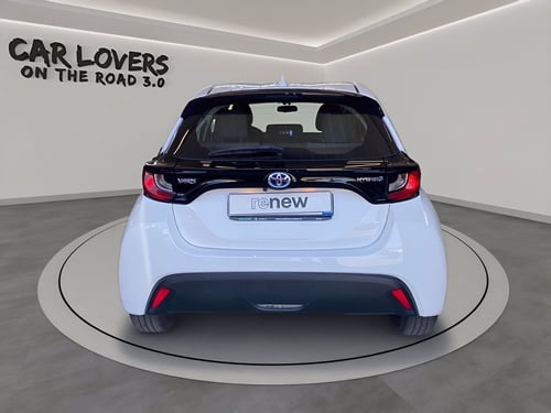 TOYOTA Yaris 1.5h active