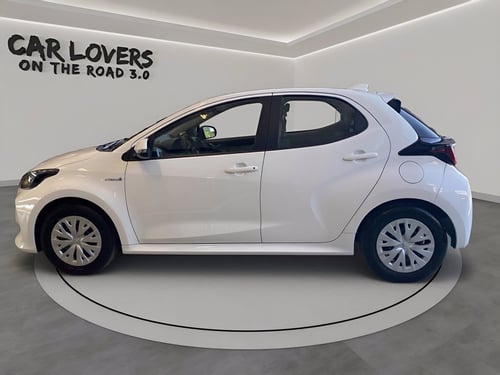 TOYOTA Yaris 1.5h active