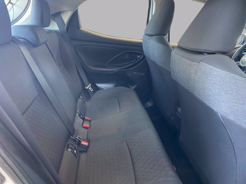 TOYOTA Yaris 1.5h active