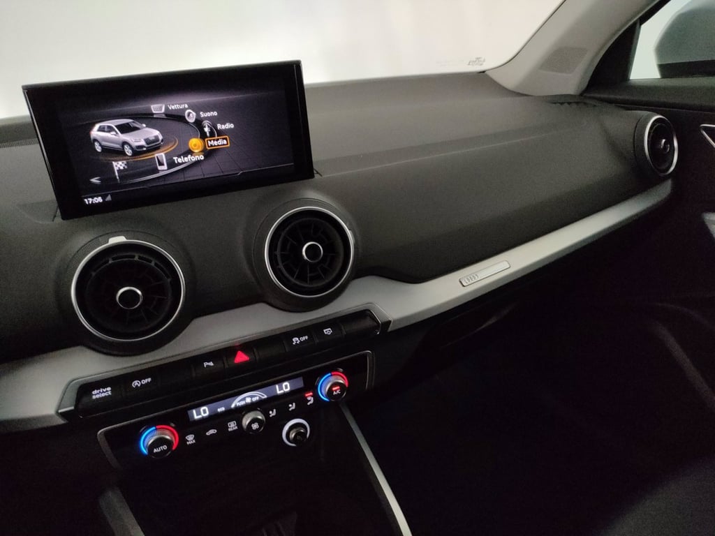 AUDI Q2 1.4 tfsi sport s-tronic