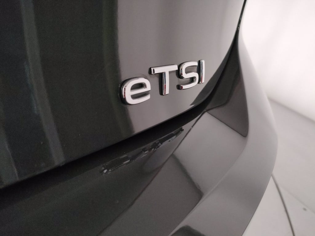 VOLKSWAGEN Golf 1.5 etsi evo r-line 150cv dsg